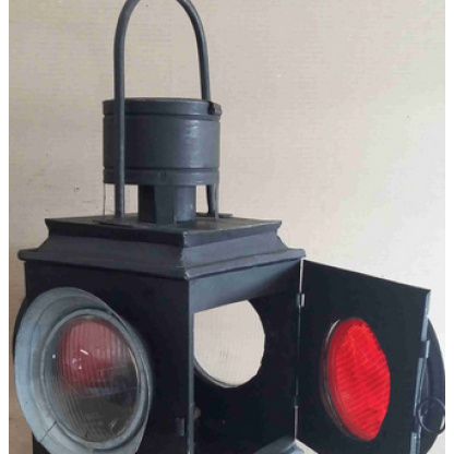 RL1a.  Vintage railway signal lamp.