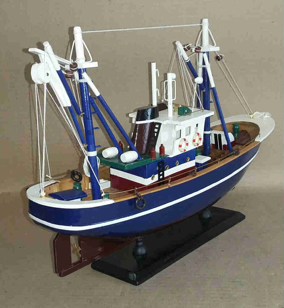 Model trawler. Model fishing boat.