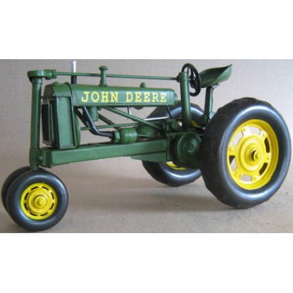 John Deere metal model tractor 1/16 scale.