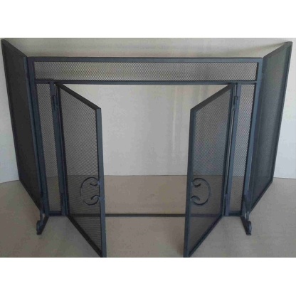 Fireplace child/pet surround screen with front opening doors